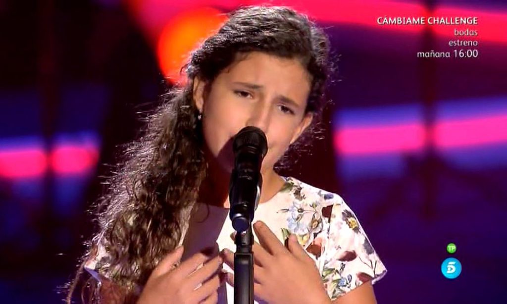Esperanza canta Qué no daría yo de Rocío Jurado la voz kids